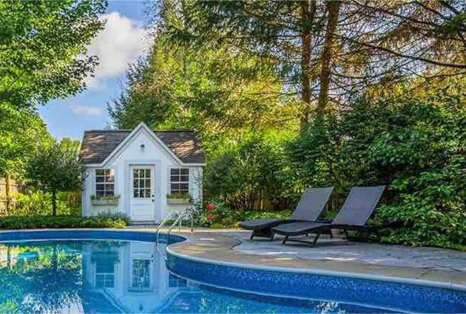 Cozy Chic Remodeled 1910 Farmhouse - Hudson, New York