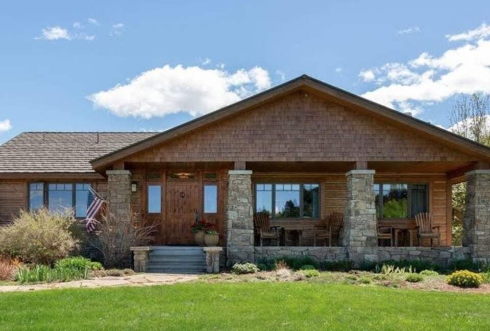 Little Bear Escape In Big Sky Country - Gallatin Gateway, Montana