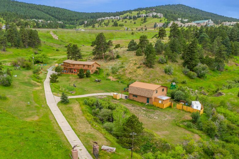 Buckhorn Exchange Ranch Lux Log Home in Foothills - Golden, Colorado