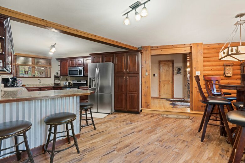 Buckhorn Exchange Ranch Lux Log Home in Foothills - Golden, Colorado