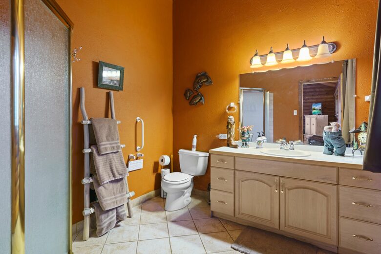 Buckhorn Exchange Ranch Lux Log Home in Foothills - Golden, Colorado