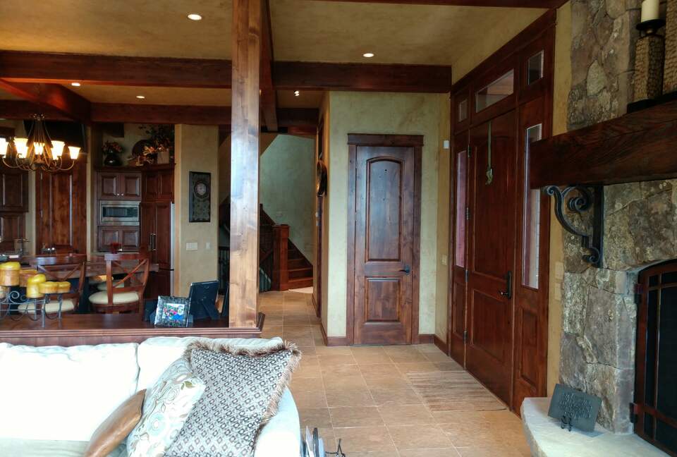 GREAT ROOM LOOKING INTO KITCHEN