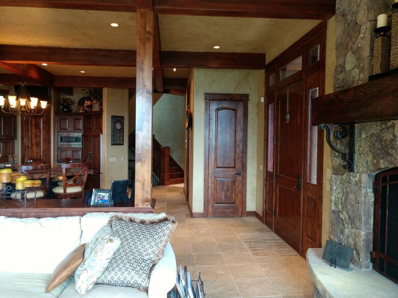 GREAT ROOM LOOKING INTO KITCHEN