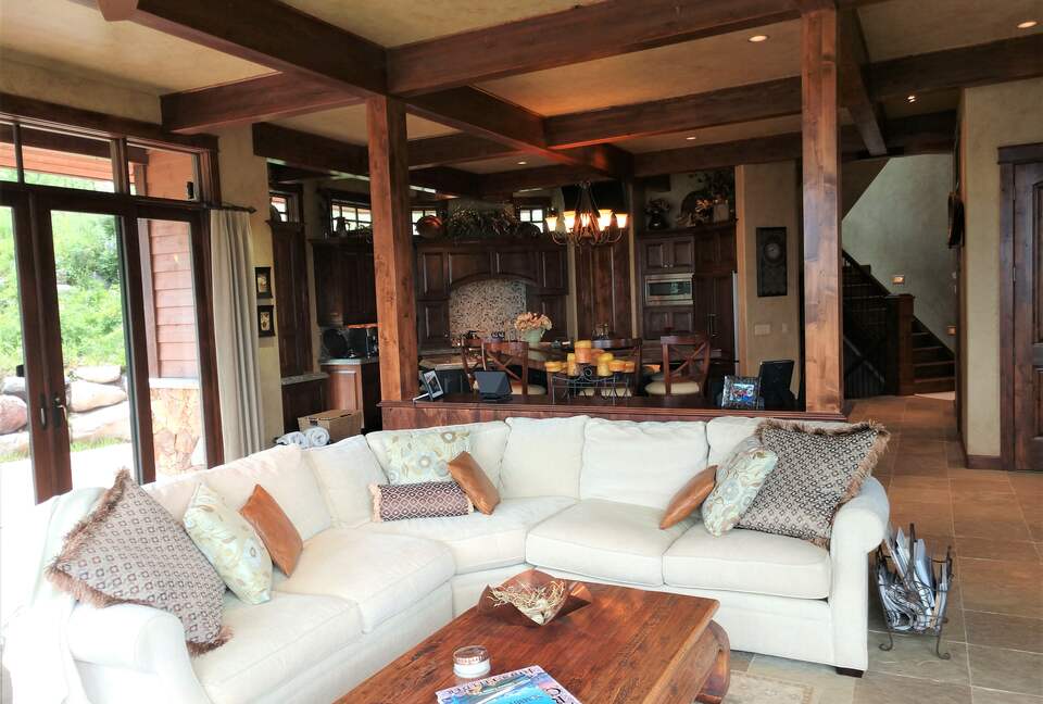 LOOKING FROM GREAT ROOM INTO KITCHEN