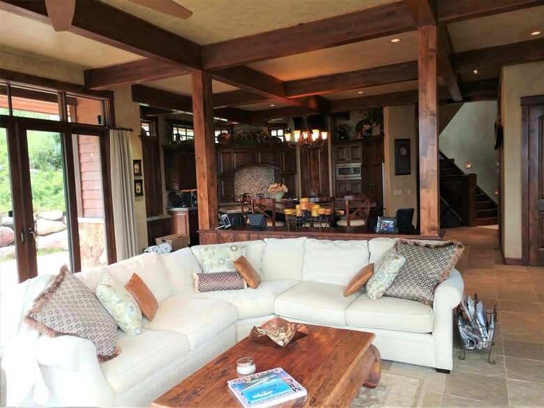 LOOKING FROM GREAT ROOM INTO KITCHEN