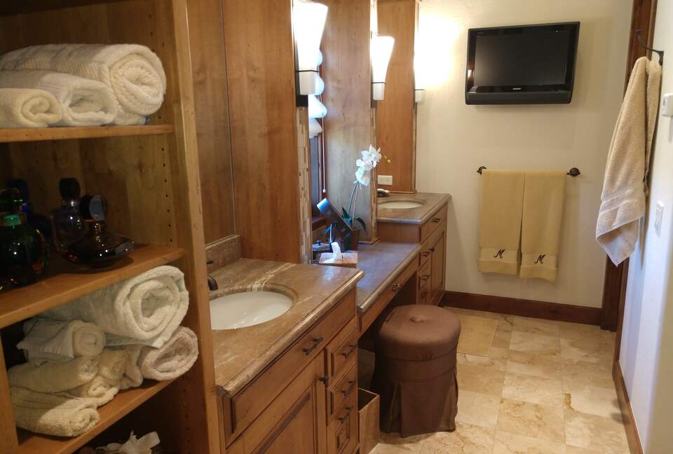 THIRD FLOOR GUEST BATH