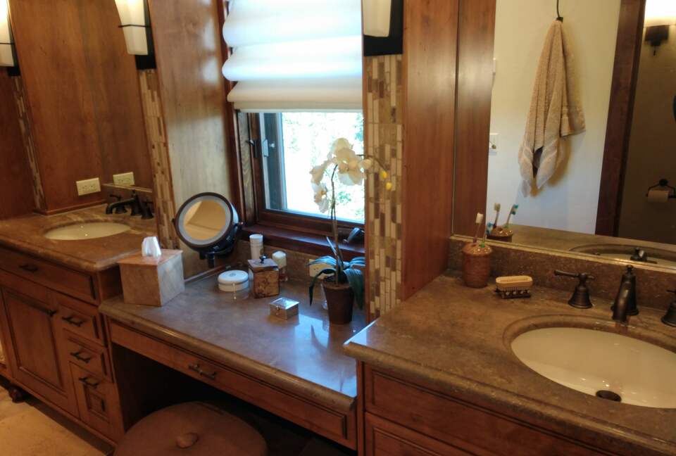 THIRD FLOOR BATHROOM