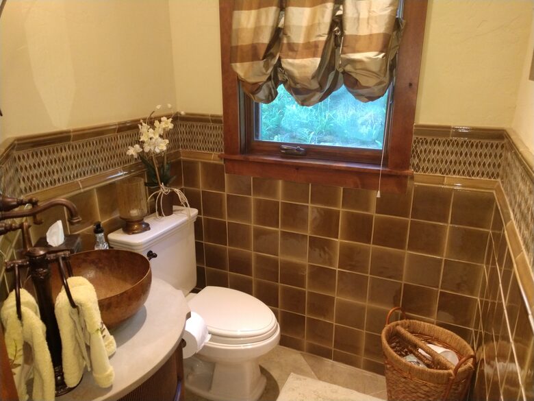 POWDER ROOM OFF KITCHEN