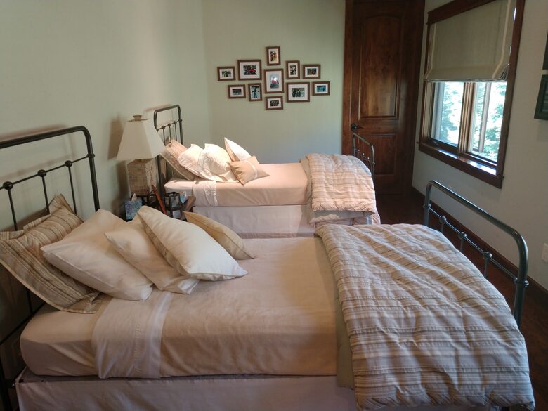 THIRD FLOOR GUEST BEDROOM