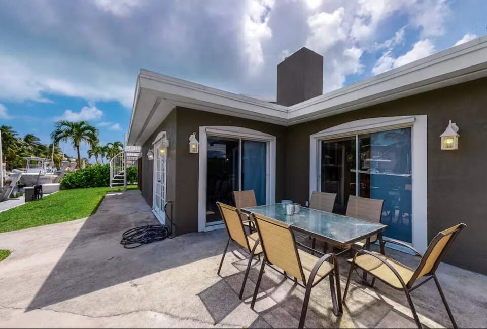 Key Breeze Waterfront Retreat - Marathon, Florida