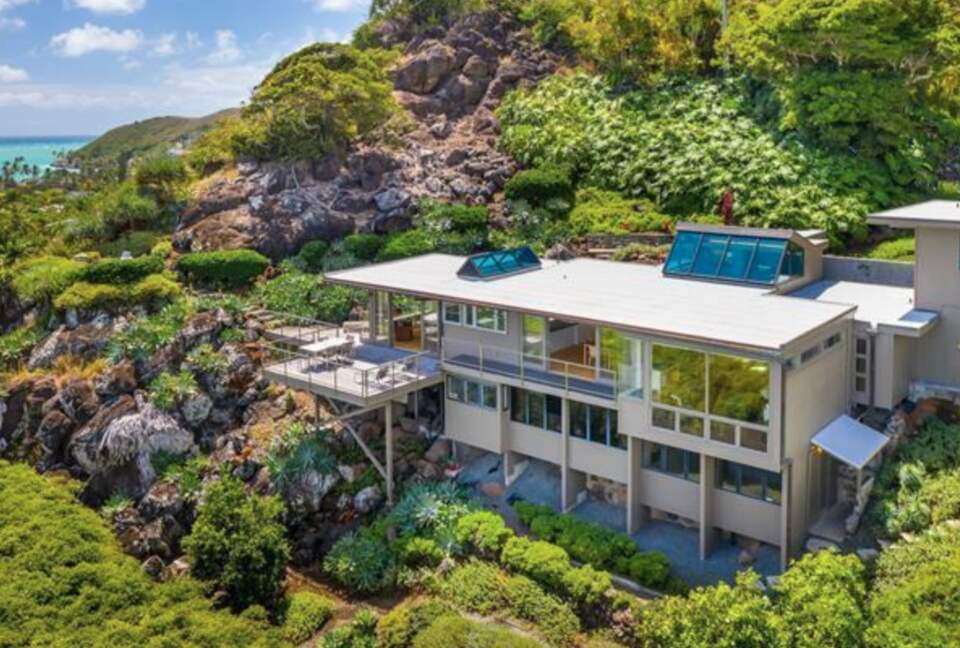 Sweeping Postcard Views of the Mokulua Islands - Kailua, Hawaii