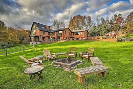 Catskill Ski Mountain Retreat with a Private Pool - Arkville, New York