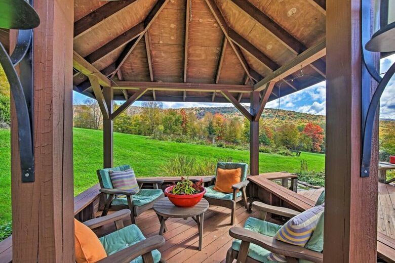 Catskill Ski Mountain Retreat with a Private Pool - Arkville, New York