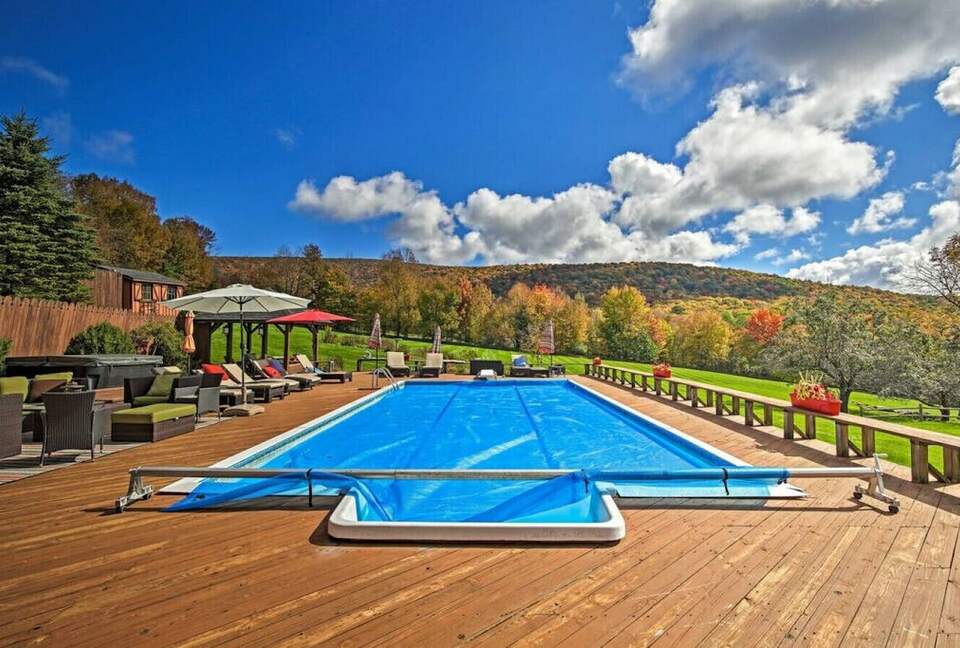 Catskill Ski Mountain Retreat with a Private Pool - Arkville, New York