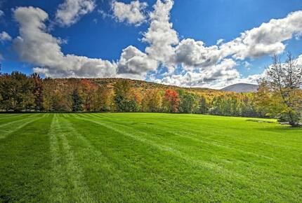 Catskill Ski Mountain Retreat with a Private Pool - Arkville, New York