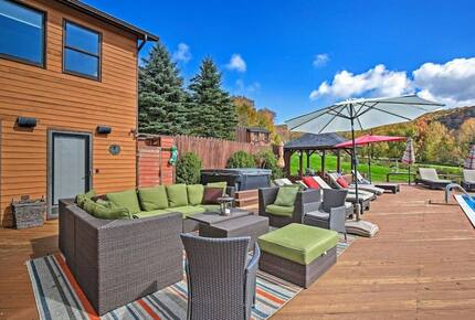 Catskill Ski Mountain Retreat with a Private Pool - Arkville, New York