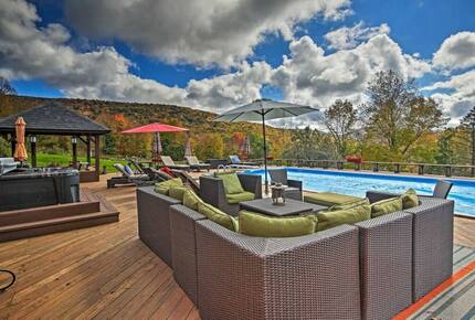 Catskill Ski Mountain Retreat with a Private Pool - Arkville, New York