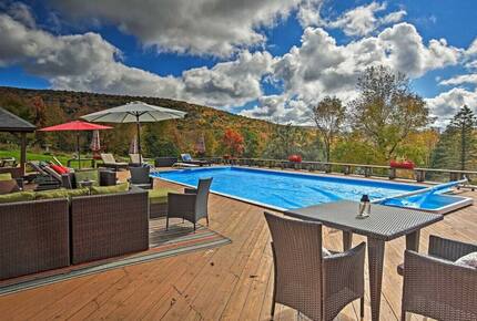 Catskill Ski Mountain Retreat with a Private Pool - Arkville, New York