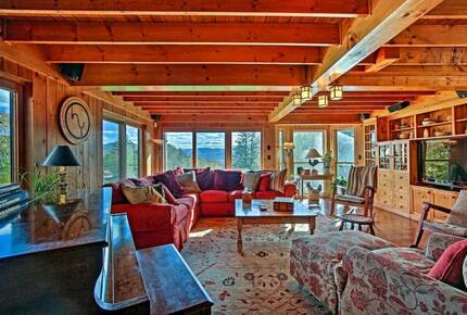 Catskill Ski Mountain Retreat with a Private Pool - Arkville, New York