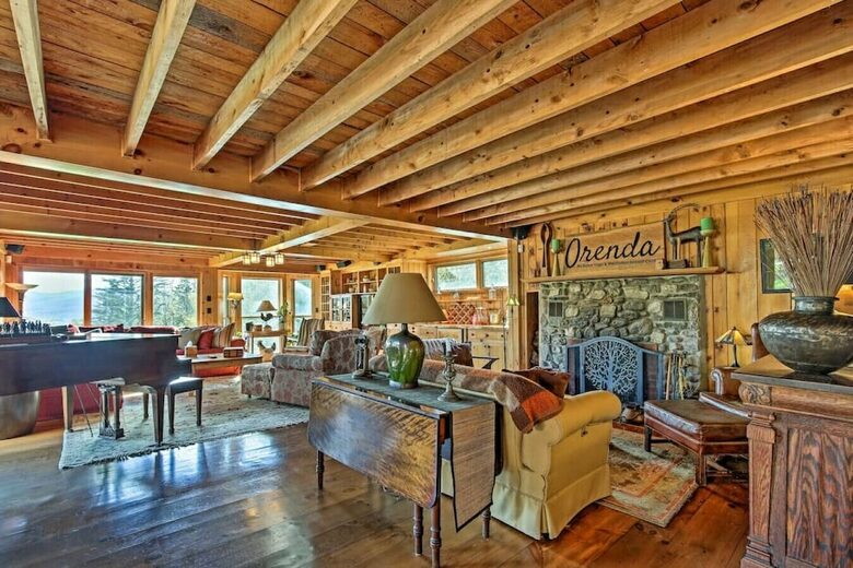 Catskill Ski Mountain Retreat with a Private Pool - Arkville, New York