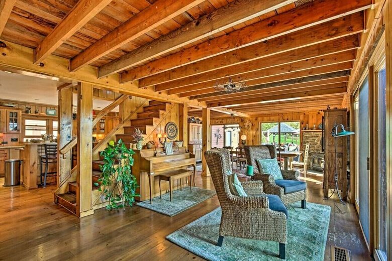 Catskill Ski Mountain Retreat with a Private Pool - Arkville, New York