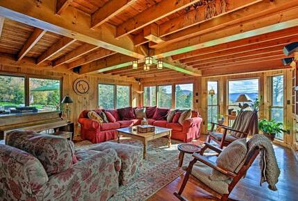 Catskill Ski Mountain Retreat with a Private Pool - Arkville, New York