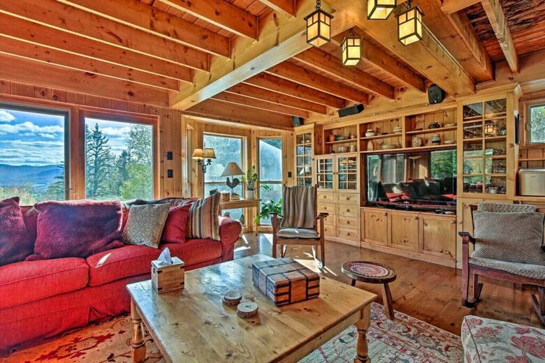 Catskill Ski Mountain Retreat with a Private Pool - Arkville, New York