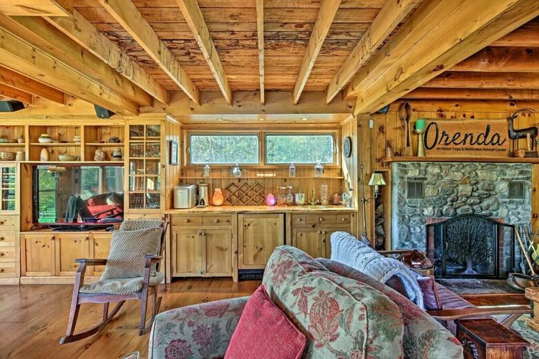 Catskill Ski Mountain Retreat with a Private Pool - Arkville, New York