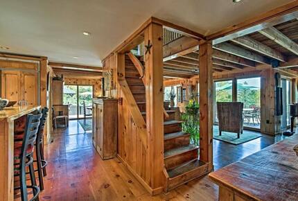 Catskill Ski Mountain Retreat with a Private Pool - Arkville, New York