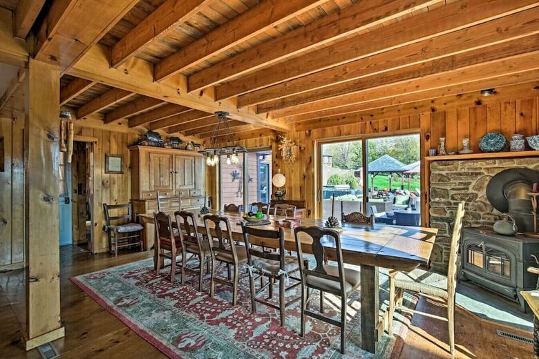 Catskill Ski Mountain Retreat with a Private Pool - Arkville, New York