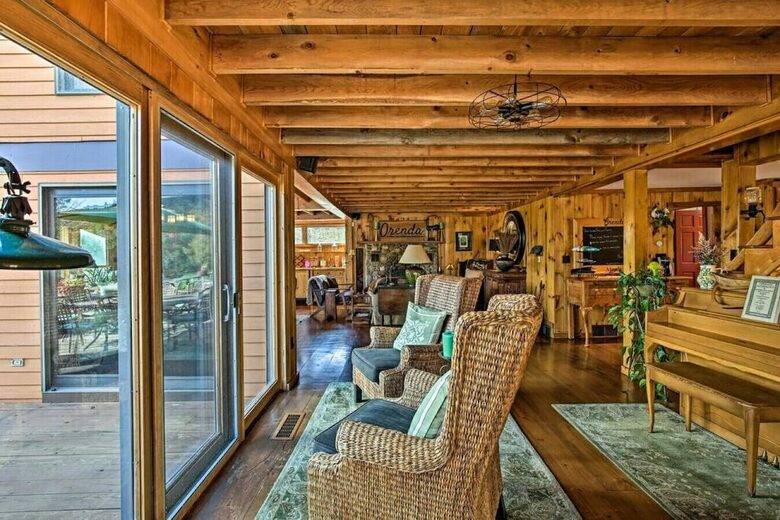 Catskill Ski Mountain Retreat with a Private Pool - Arkville, New York