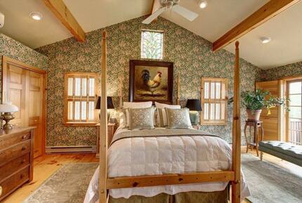 Catskill Ski Mountain Retreat with a Private Pool - Arkville, New York