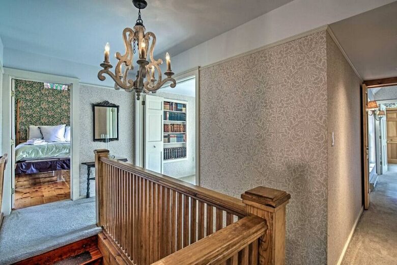 Catskill Ski Mountain Retreat with a Private Pool - Arkville, New York