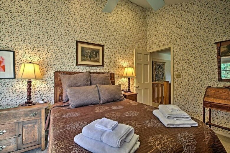 Catskill Ski Mountain Retreat with a Private Pool - Arkville, New York