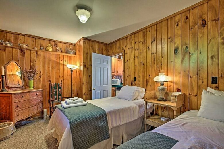 Catskill Ski Mountain Retreat with a Private Pool - Arkville, New York