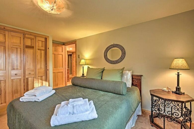 Catskill Ski Mountain Retreat with a Private Pool - Arkville, New York