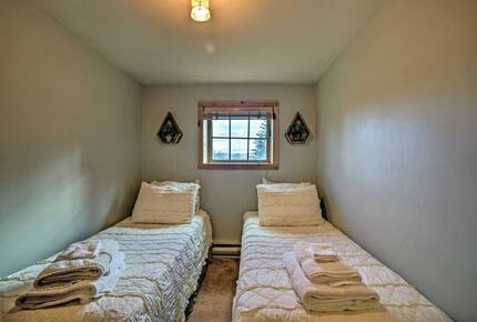 Catskill Ski Mountain Retreat with a Private Pool - Arkville, New York