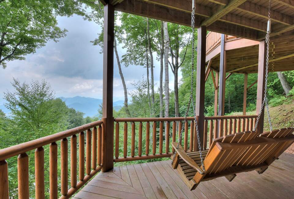 Wings of Dawn Smoky Mountain Retreat - Maggie Valley, North Carolina