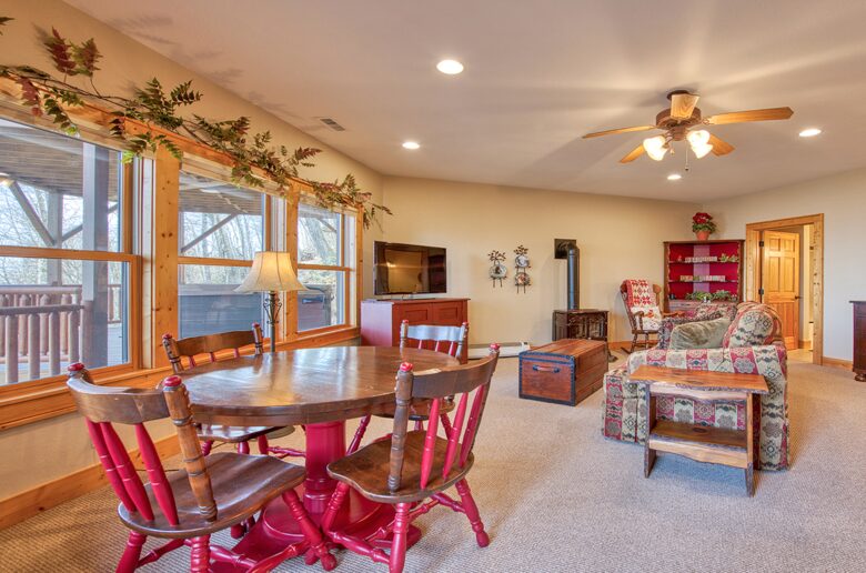 Wings of Dawn Smoky Mountain Retreat - Maggie Valley, North Carolina