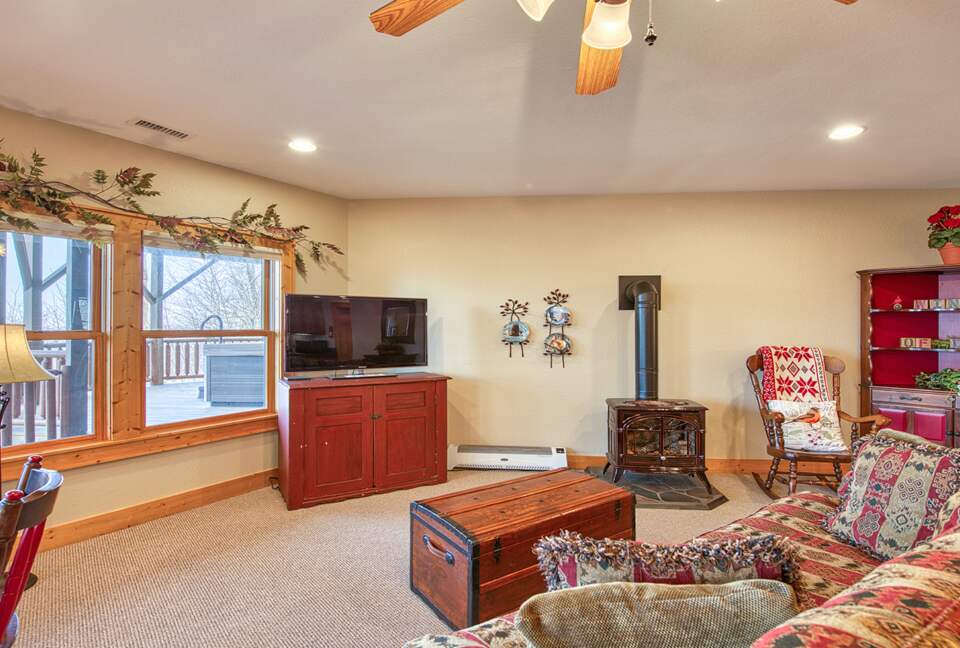 Wings of Dawn Smoky Mountain Retreat - Maggie Valley, North Carolina