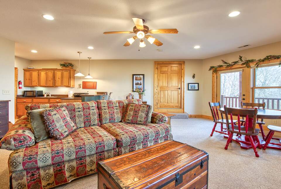 Wings of Dawn Smoky Mountain Retreat - Maggie Valley, North Carolina