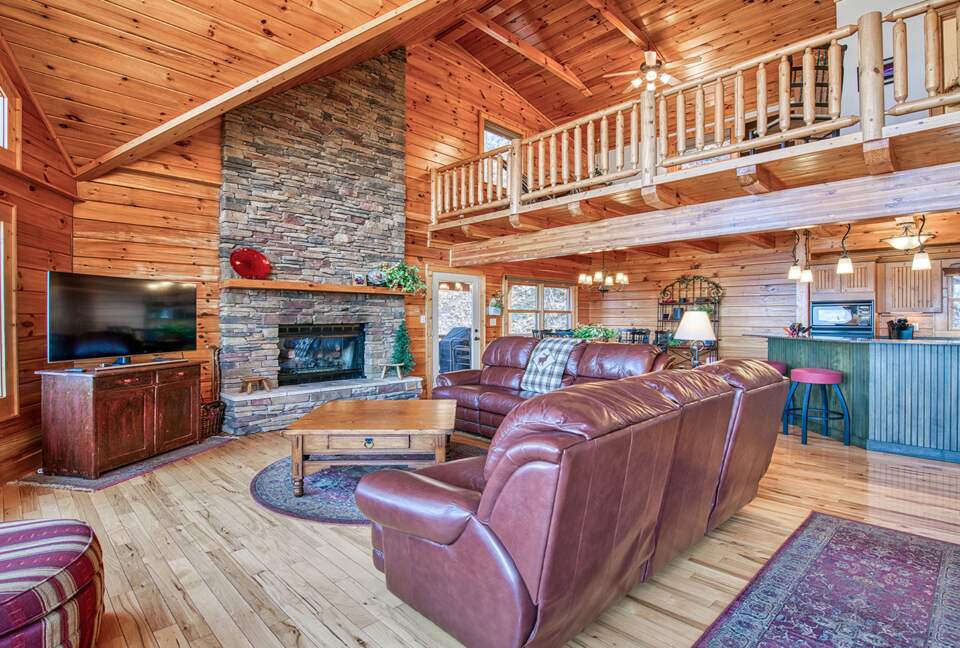 Wings of Dawn Smoky Mountain Retreat - Maggie Valley, North Carolina