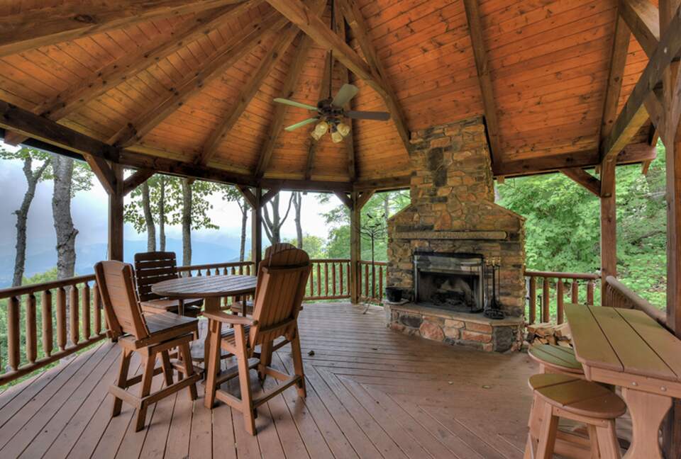 Wings of Dawn Smoky Mountain Retreat - Maggie Valley, North Carolina