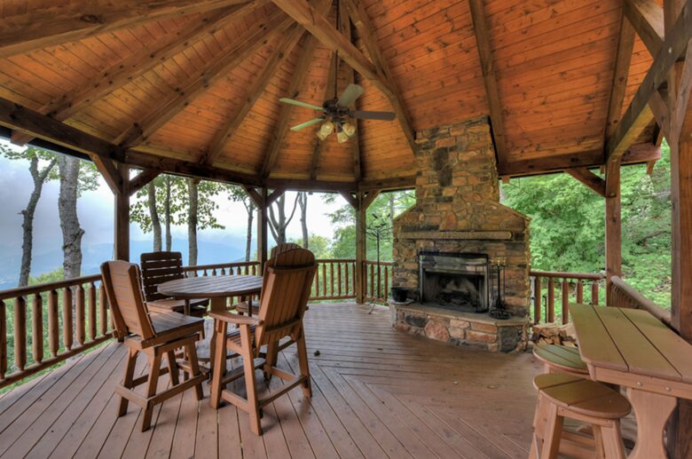 Wings of Dawn Smoky Mountain Retreat - Maggie Valley, North Carolina