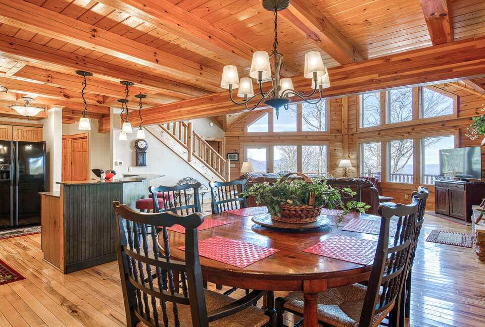 Wings of Dawn Smoky Mountain Retreat - Maggie Valley, North Carolina