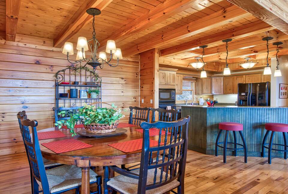 Wings of Dawn Smoky Mountain Retreat - Maggie Valley, North Carolina