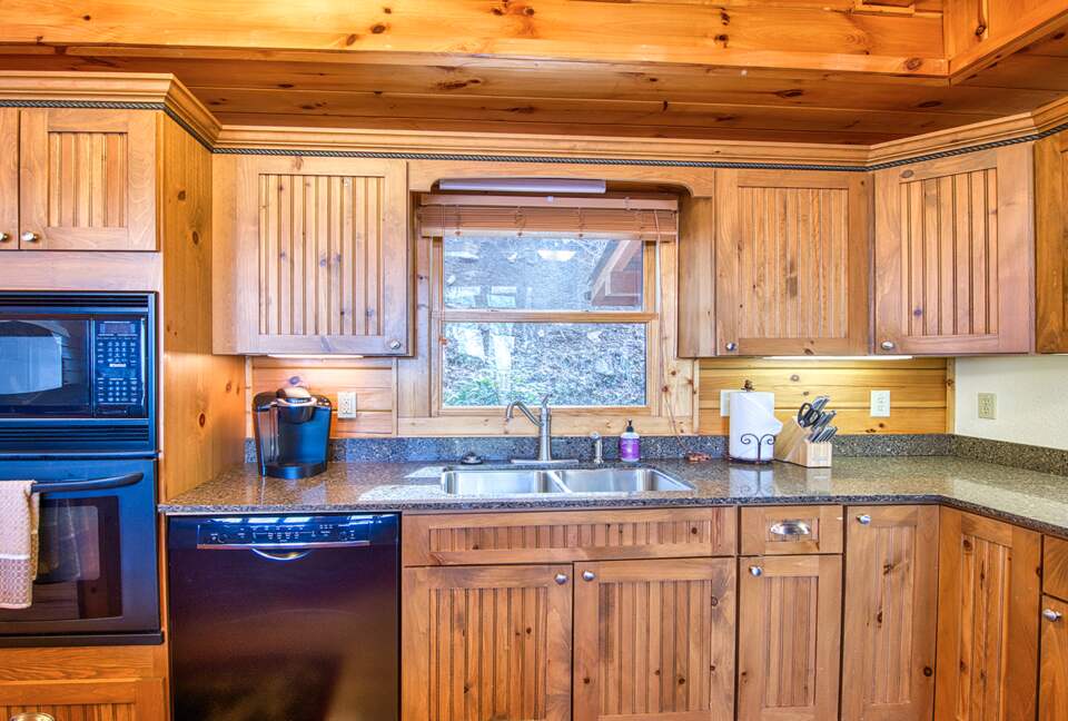 Wings of Dawn Smoky Mountain Retreat - Maggie Valley, North Carolina