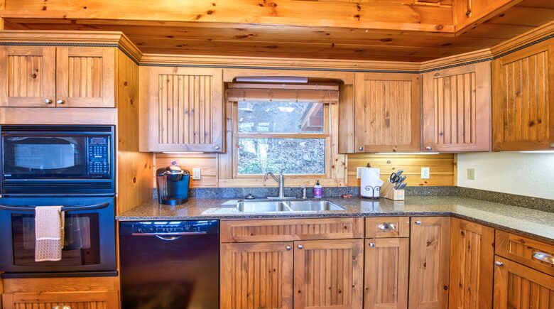 Wings of Dawn Smoky Mountain Retreat - Maggie Valley, North Carolina