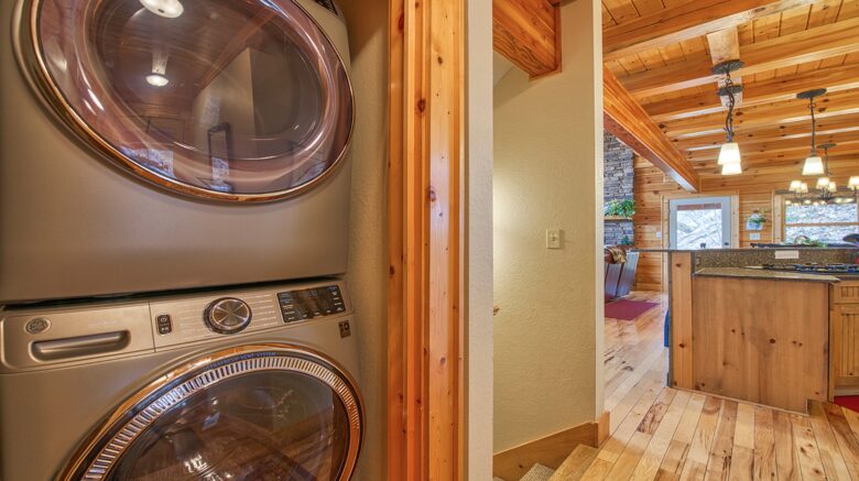 Wings of Dawn Smoky Mountain Retreat - Maggie Valley, North Carolina