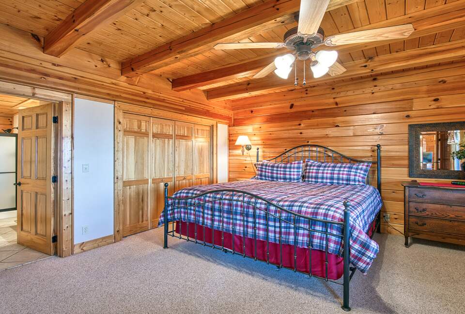 Wings of Dawn Smoky Mountain Retreat - Maggie Valley, North Carolina